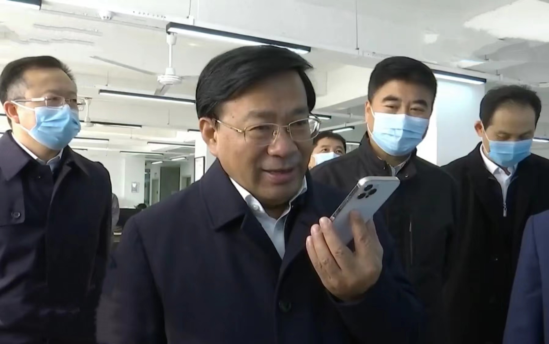 19 吉林省委副书记、省长韩俊光临J9.COM伊通供热 2021.11.2.jpg