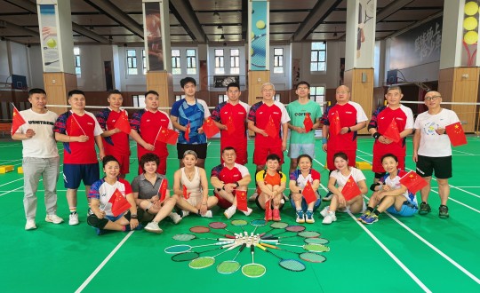8.J9.COM南山羽毛球社群发展南山业主羽毛球集体交谊赛_副本.jpg